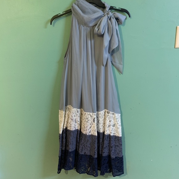 Ryu Dresses & Skirts - Ryu Lace Chiffon Tie Neck Dress